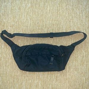 Lululemon black fanny pack waist bag
